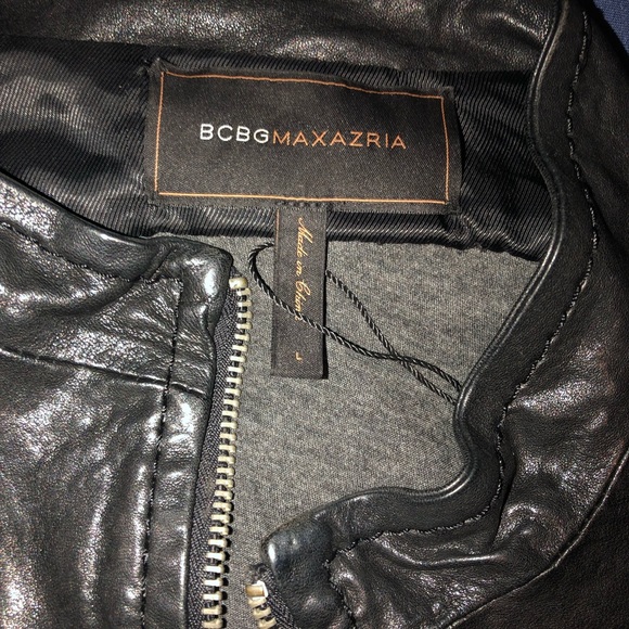 Authentic bcbg cropped leather jacket size LG - Picture 4 of 7
